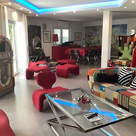 Вилла Karolina *